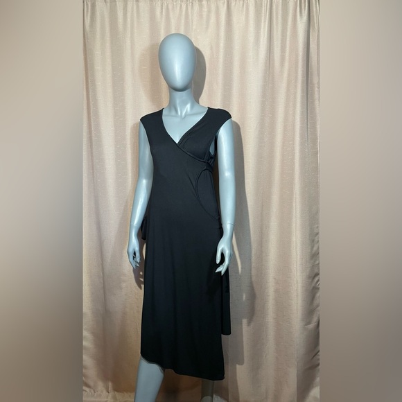 The Infinite Collection by Hayley Starr Dresses & Skirts - The Infinite Collection by Hayley Starr 2 Black Midi Dress GUC